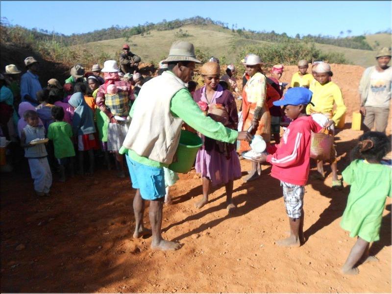 Babakoto_Repas_a_l'ecole_2013_7