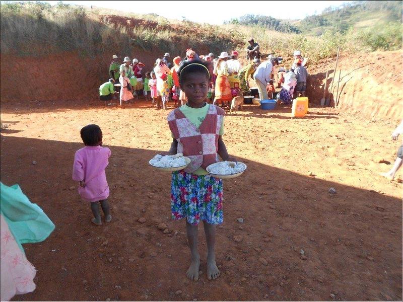 Babakoto_Repas_a_l'ecole_2013_10