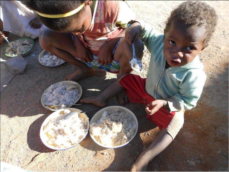Babakoto_Repas_a_l'ecole_2013_16