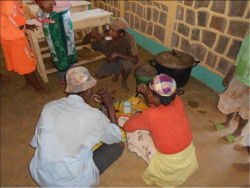 Babakoto_Repas_a_l'ecole_2013_20