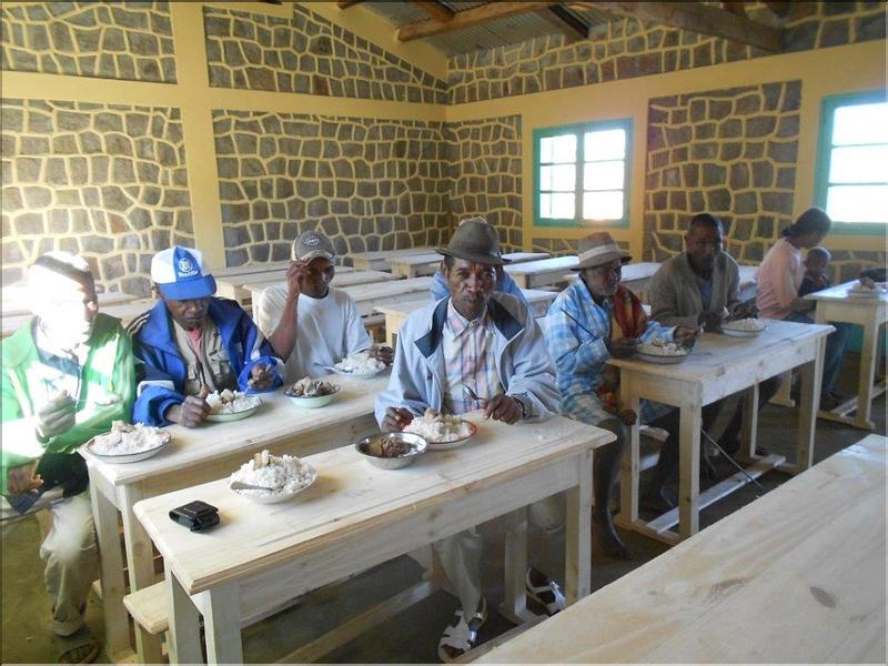 Babakoto_Repas_a_l'ecole_2013_21