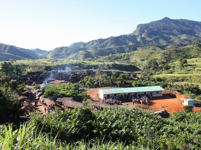 Village et �cole d'Ambalavero.