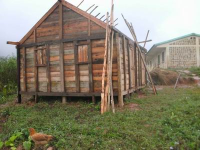 Reconstruction des maisons d'Analamanana.